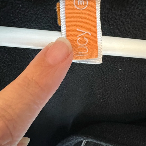 LUCY BLACK FLEECE EUC M JACKET PULLOVER - Picture 2 of 8